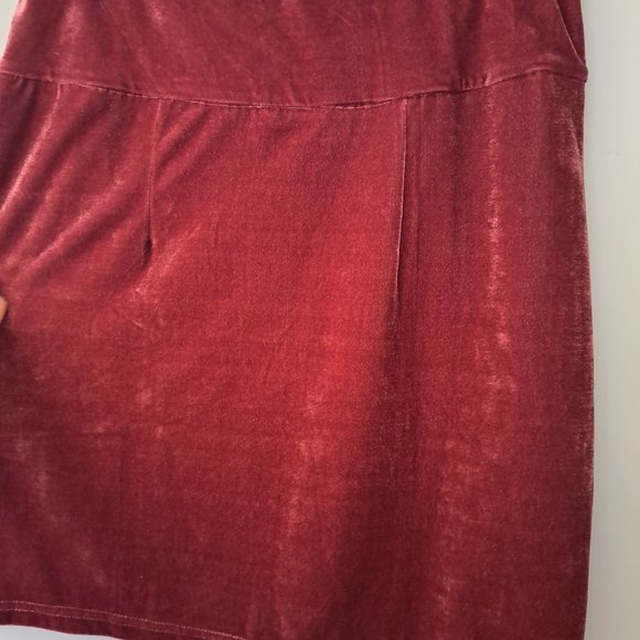 NWOT🎉 Velvet mini skirt - Picture 2 of 4